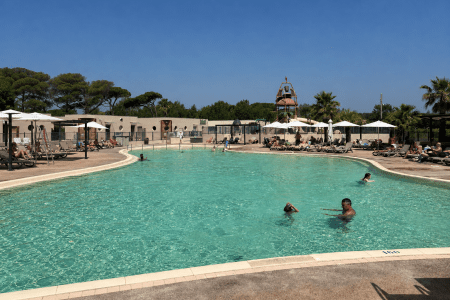 image Giugno al campeggio Saint-Aygulf Plage: la stagione estiva è in pieno svolgimento